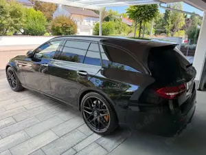 Mercedes-Benz E 63 AMG AMG E63s Kombi 4M+, Pano, AHK, Keramikbremse, STHZ Bild 5