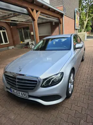 Mercedes-Benz E 200 d 9G-TRONIC AMG Line