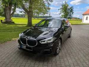 BMW 120 i Sport Line AHK, 18 Zoll M Felgen,Panoramadach