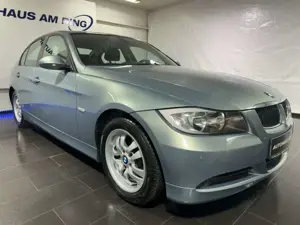 BMW 320 i Aut Lim 1H NAVI TEMPO SZHG 2xPDC 2-ZONE ALU Bild 4
