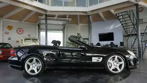 Mercedes-Benz SL 63 AMG Navi*Alu19*Leder* Bild 4