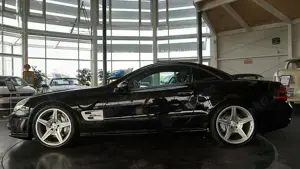 Mercedes-Benz SL 63 AMG Navi*Alu19*Leder* Bild 2