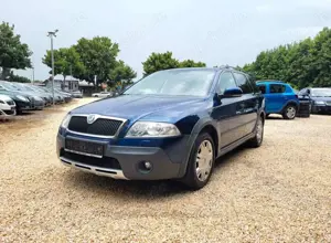Skoda Octavia Combi Scout 4X4*SZH*Klima*Temp*SR+LMF*WR