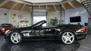 Mercedes-Benz SL 63 AMG Navi*Alu19*Leder* Bild 3