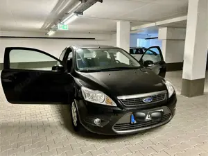 Ford Focus Sport Metallic 1.6 Benzin 3-Türer