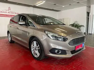 Ford S-Max Titanium 7 Sitzer + KeylessGo + AHK + 1. Hd.