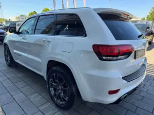Jeep Grand Cherokee 6.4 V8 HEMI SRT 20 Zoll El. Panodach Navi Sportpak Bild 5