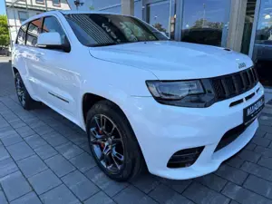 Jeep Grand Cherokee 6.4 V8 HEMI SRT 20 Zoll El. Panodach Navi Sportpak Bild 2