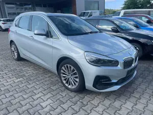 BMW 218 218d Active Tourer AT X-Drive Panorama AHK Head-Up