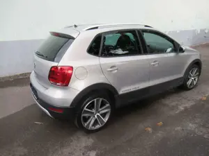 Volkswagen Polo 1.6 TDI Cross Team 2.Hd./Klima/LM/AHK... Bild 4