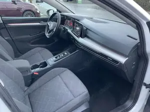 Volkswagen Golf VIII 2,0 TDi DSG Life LED Navi Bild 5