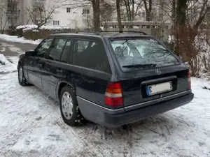 Mercedes-Benz 220 Bild 3