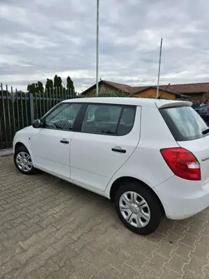 Skoda Fabia 1.2 HTP Active Bild 2