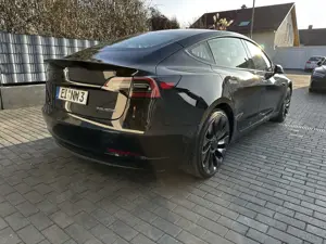 Tesla Model 3 Performance EnhancedLangstreckenbatt.schwarz/weiß Bild 2