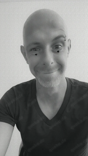 Zwischen Stille und Sehnsucht   vielleicht bist du die Eine