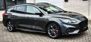 Ford Focus Turnier ST-Line X AUTOM. TÜV / SERVICE NEU