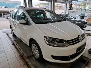 Volkswagen Sharan Comfortline1.4TSI DSG Navi AHK SHZ ACC Bild 3