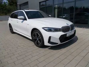 BMW 330 330 e xDrive M Sport*Head up*Kamera*Innov.Paket*