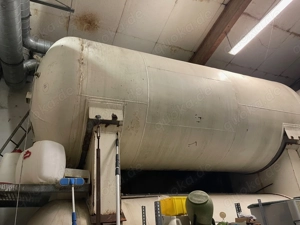 Platz im Edelstahlfass zu vermieten: 4 mal 16.000 Liter