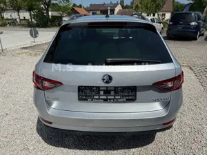 Skoda Superb Ambition 2.0TDI DSG*2.Hand*Navi*PDC*Navi Bild 4