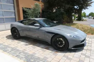 Aston Martin DB11 5.2 V12 Launch Edition Bild 4