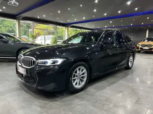 BMW 318 i M Sport /PANORAMA / ACC / KAMERA / HEAD-UP