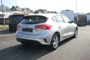 Ford Focus Cool  Connect+RFK+SHZ+LHZ+LMF+LED+KLIMA+NAVI+ Bild 5