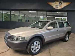 Volvo V70 2.4 T XC Cross Country AUTOMATIK/LEDER/MEMO