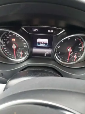 Mercedes-Benz GLA 200 GLA 200 7G-DCT Style