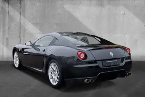 Ferrari 599 *Carbon*Embleme*gepflegt* Bild 3