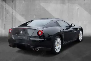 Ferrari 599 *Carbon*Embleme*gepflegt* Bild 5