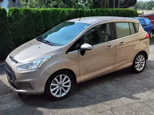 Ford B-Max Titanium Rentnerauto 1 Hand