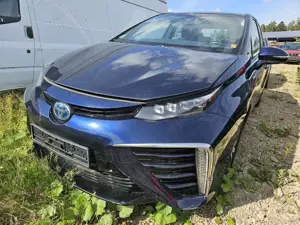 Toyota Mirai blaunetallic schwarz