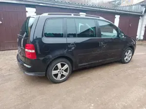 Volkswagen Touran 2.0 TDI DSG Highline,Automatik,7 Sitze,Leder,Xeno