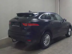 Jaguar F-Pace Prestige Schiebedach AHK Bild 4