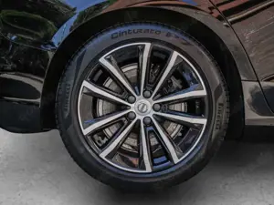 Volvo V60 T6 Core Recharge Plug-In Hybrid AWD Bild 4