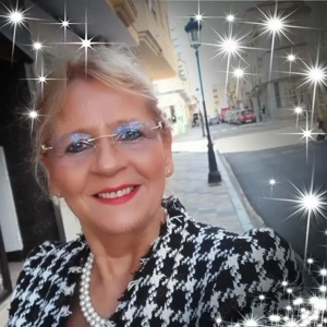 Suche 2-ei Zimmer Wohnung 