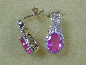 NEU: Ohrstecker 585 Gold pink Saphir + Zirkon