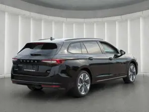 Skoda Superb Combi Selection 4x4 2.0TSI*AHK 2xMassage Bild 4