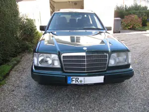 Mercedes-Benz E 220 E 220 T