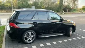 Mercedes-Benz GLE 350 d 4Matic 9G-TRONIC AMG Line Bild 4