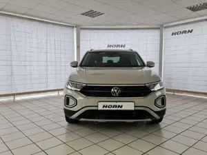 Volkswagen T-Roc Life,1.Hand,unfallfrei,Navi,AHK, HU neu,Scheckheft Bild 2