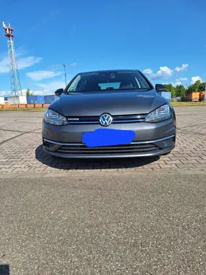 Volkswagen Golf 1.5 TSI BlueMotion ACT IQ Drive TÜV + Service neu!