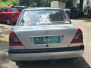 Mercedes-Benz C 180 C 180 Sport Bild 2