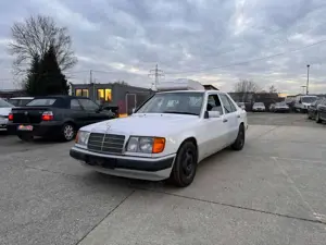 Mercedes-Benz E 200 Automatik