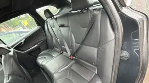 Volvo XC60 R-Design AWD Bild 5