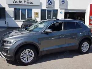 Volkswagen T-Roc Life*DSG*REAR VIEW*SHZ*PDC*LED*NAVI*APP CONNECT*