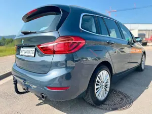 BMW 220 Luxury Line Automatik 7-Sitzer Bild 3