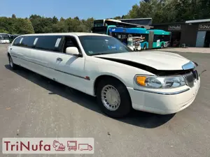 Lincoln Town Car Towncar Stretchlimousine | L-Lounge | Bar |