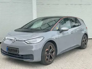 Volkswagen ID.3 Pro Perform. IQ Light*GAR.08/26*WP*PANO*AHK*NAVI